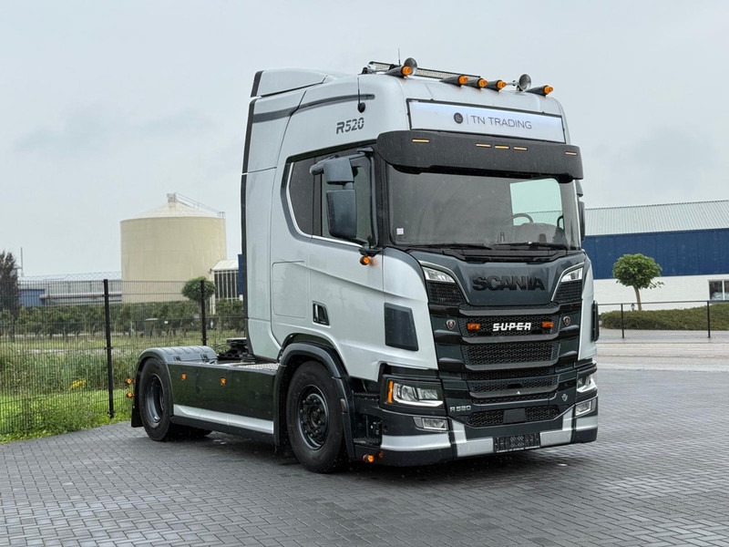 Scania R520 V8 NGS 6 BALLOONS, FULL AIR, RETARDER, 2X TANK, SHOW, FULL SPOILER. - Cabeza tractora: foto 1 Scania R520 V8 NGS 6 BALLOONS, FULL AIR, RETARDER, 2X TANK, SHOW, FULL SPOILER. - Cabeza tractora: foto 1