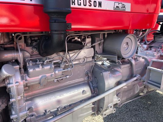 Massey Ferguson 155 arceau à 12 500 € sans tva - Tractor: foto 5 Massey Ferguson 155 arceau à 12 500 € sans tva - Tractor: foto 5