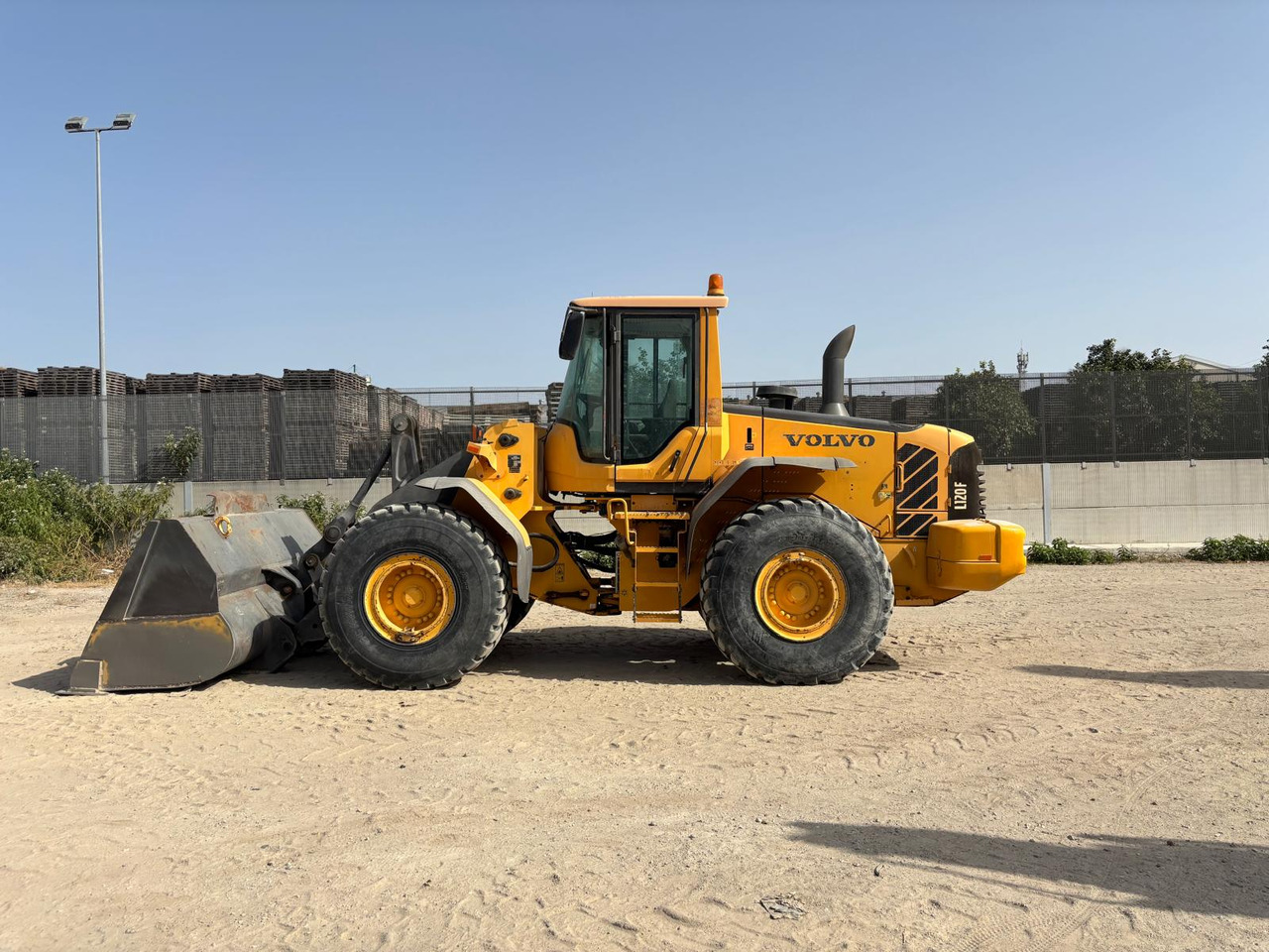 VOLVO L-120F - Cargadora de ruedas: foto 3 VOLVO L-120F - Cargadora de ruedas: foto 3