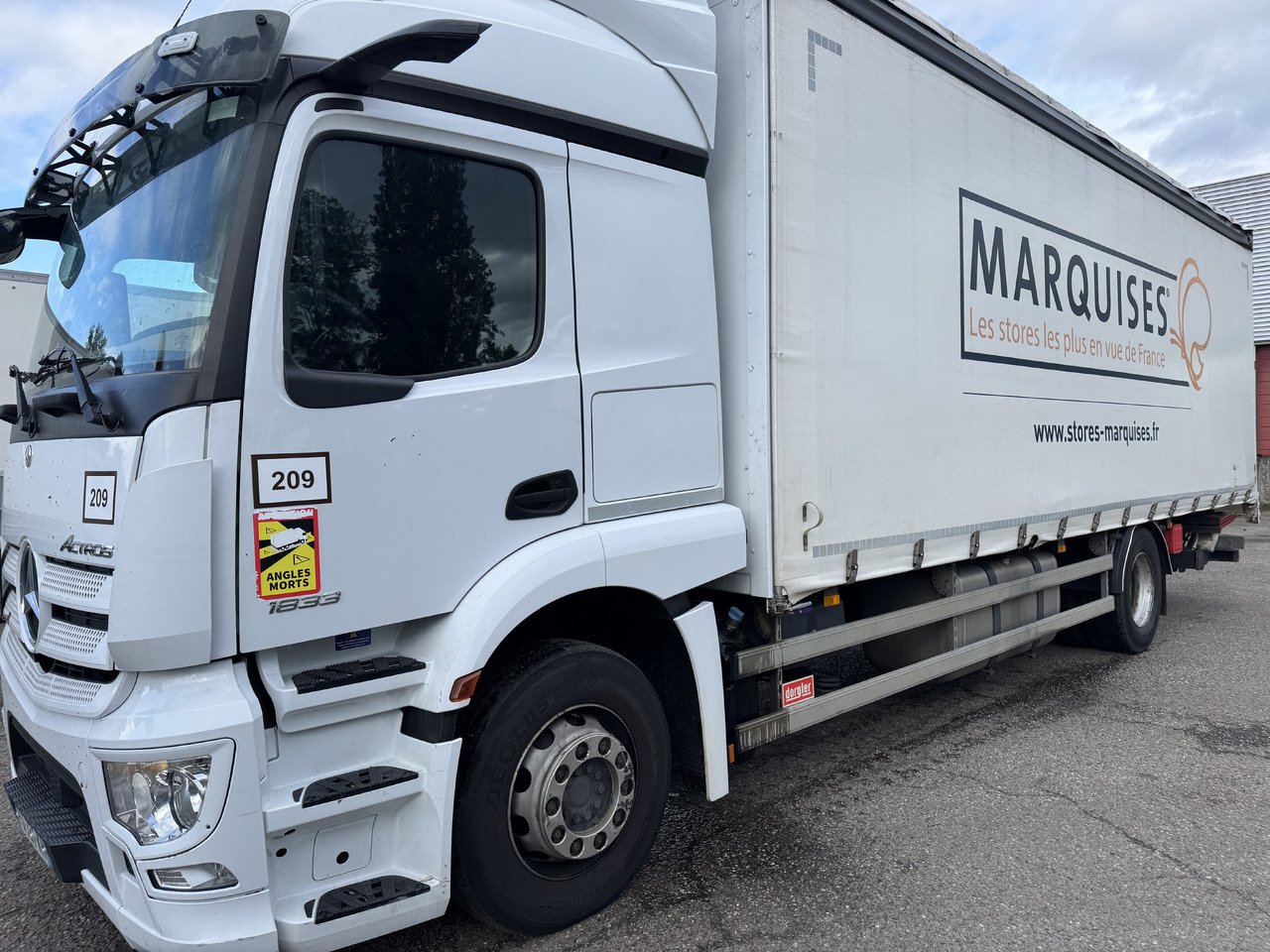 MERCEDES-BENZ Actros - Camión lona: foto 2 MERCEDES-BENZ Actros - Camión lona: foto 2
