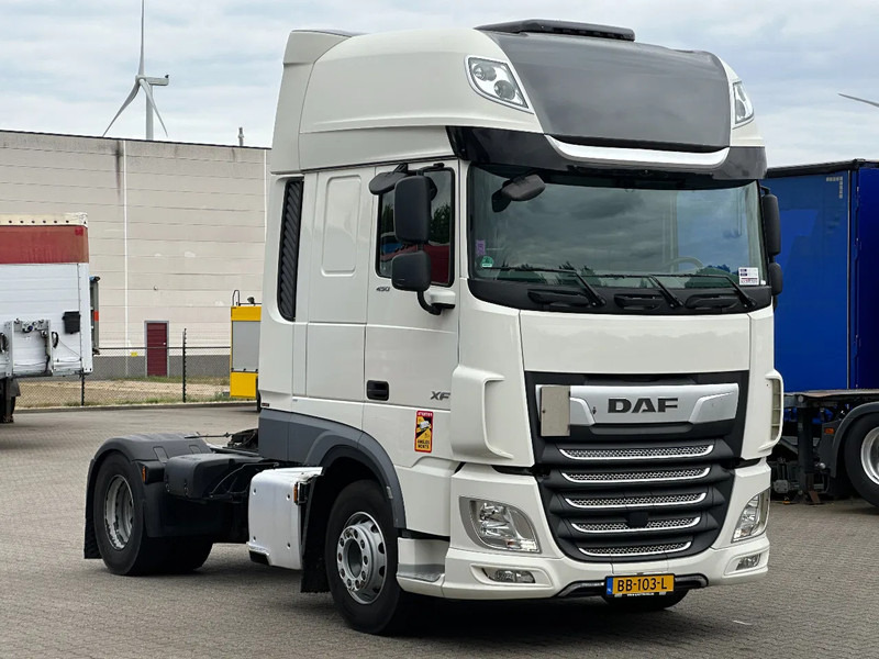 DAF XF 450 Super Space Cab Euro 6 D - Cabeza tractora: foto 2 DAF XF 450 Super Space Cab Euro 6 D - Cabeza tractora: foto 2