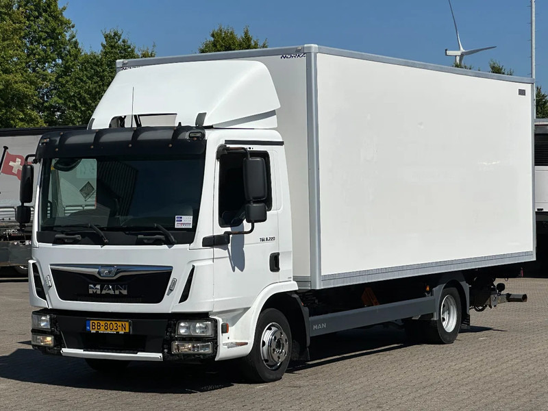 MAN TGL 8.220 4x2 Gesloten Opbouw / Laadklep / Euro 6 - Camión caja cerrada: foto 1 MAN TGL 8.220 4x2 Gesloten Opbouw / Laadklep / Euro 6 - Camión caja cerrada: foto 1