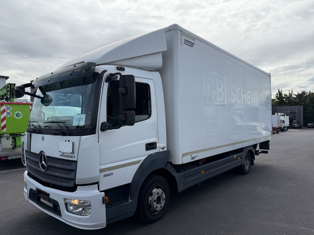 Mercedes-Benz Atego 3 4x2 821 4x2 LBW / Ahk. / Palfinger / 6m - Furgoneta caja cerrada: foto 1 Mercedes-Benz Atego 3 4x2 821 4x2 LBW / Ahk. / Palfinger / 6m - Furgoneta caja cerrada: foto 1