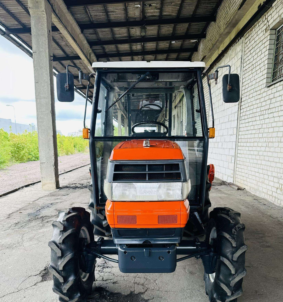 Kubota GL32 - Tractor: foto 3 Kubota GL32 - Tractor: foto 3