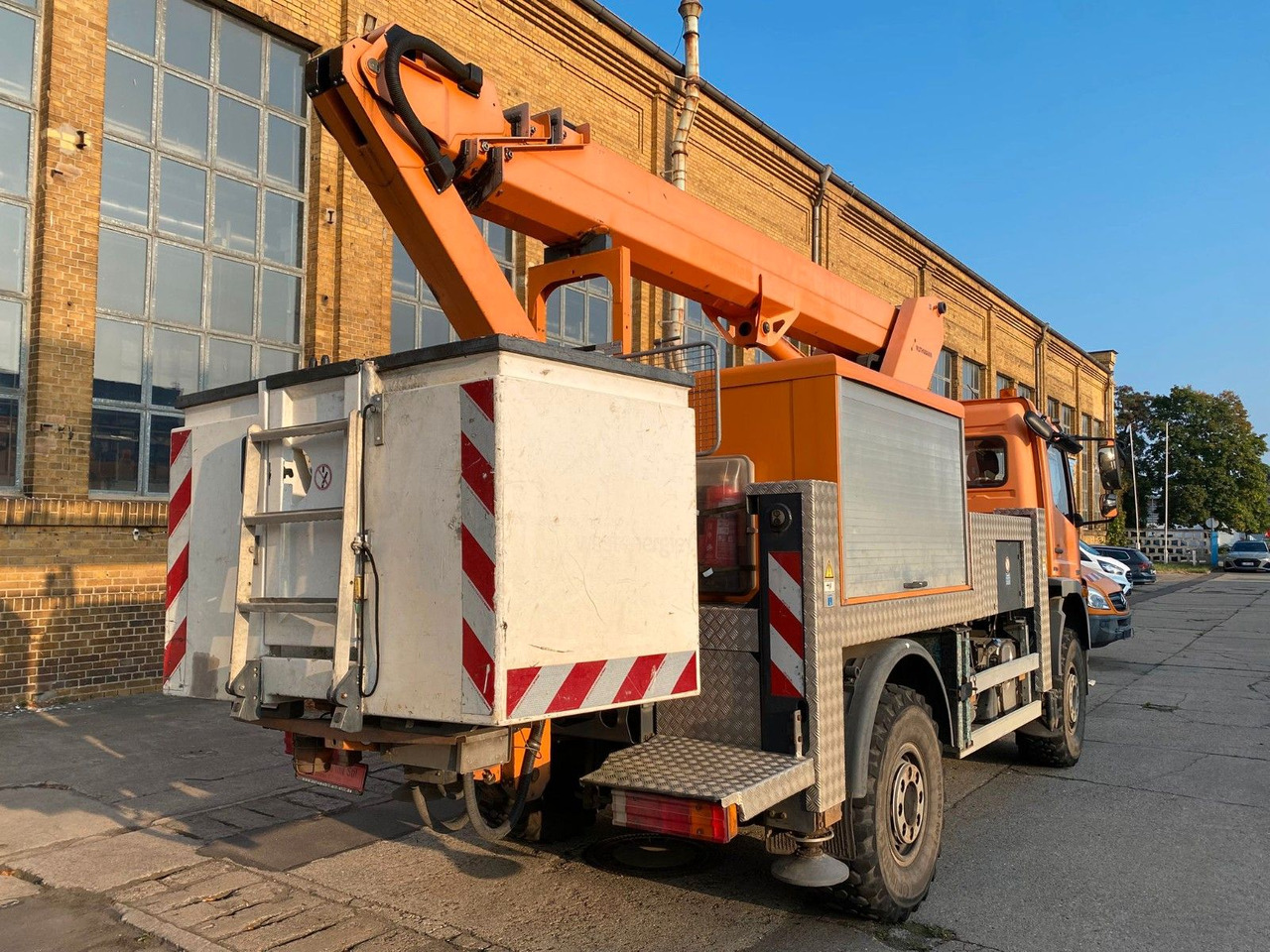 Camión con plataforma elevadora Mercedes-Benz ATEGO 4X4 1324 Hub Steiger Ruthmann T220: foto 6 Camión con plataforma elevadora Mercedes-Benz ATEGO 4X4 1324 Hub Steiger Ruthmann T220: foto 6