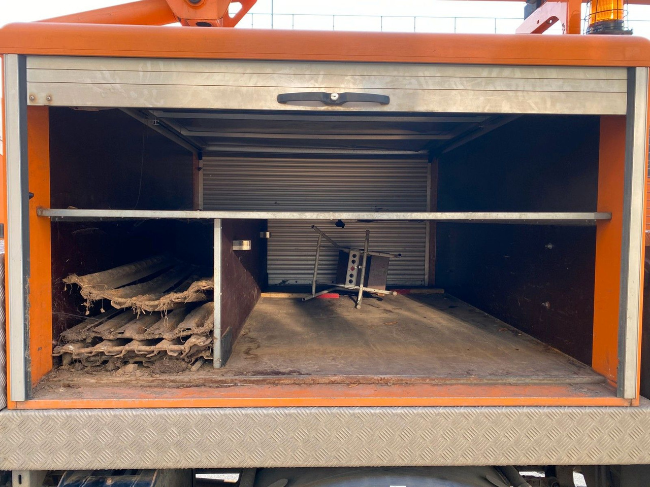 Camión con plataforma elevadora Mercedes-Benz ATEGO 4X4 1324 Hub Steiger Ruthmann T220: foto 19 Camión con plataforma elevadora Mercedes-Benz ATEGO 4X4 1324 Hub Steiger Ruthmann T220: foto 19