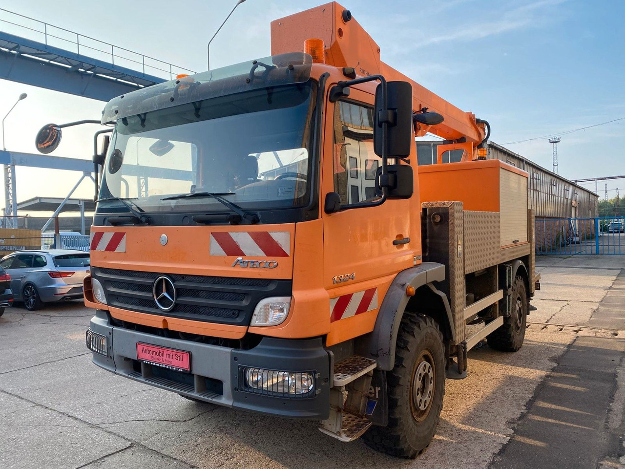 Mercedes-Benz ATEGO 4X4 1324 Hub Steiger Ruthmann T220 - Camión con plataforma elevadora: foto 4 Mercedes-Benz ATEGO 4X4 1324 Hub Steiger Ruthmann T220 - Camión con plataforma elevadora: foto 4