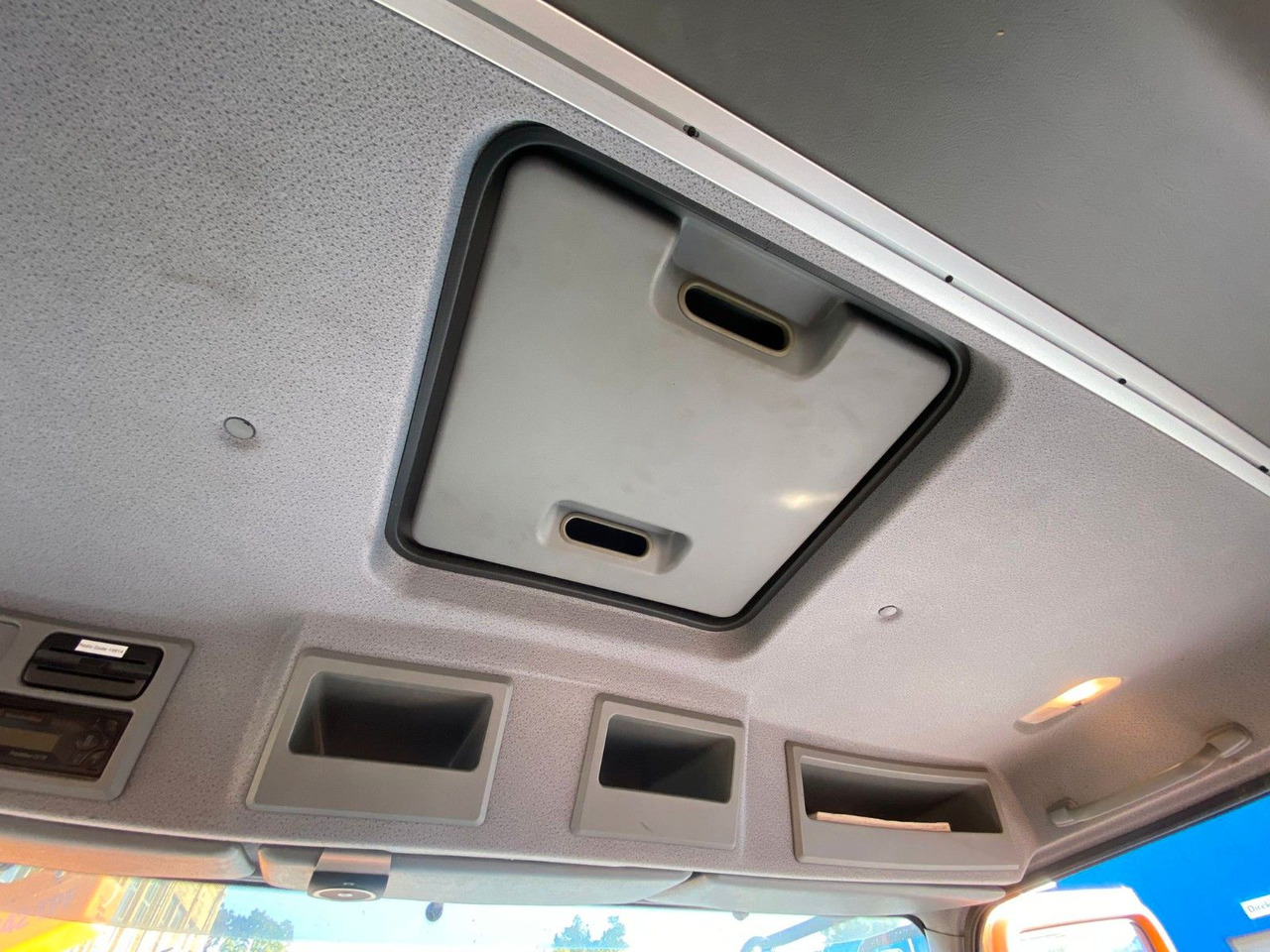 Camión con plataforma elevadora Mercedes-Benz ATEGO 4X4 1324 Hub Steiger Ruthmann T220: foto 17 Camión con plataforma elevadora Mercedes-Benz ATEGO 4X4 1324 Hub Steiger Ruthmann T220: foto 17