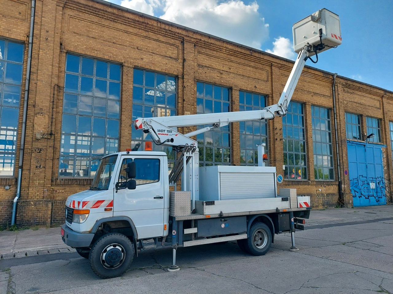 Mercedes-Benz VARIO 814D HUB Steiger WUMAG WDT 155 4X4 ALLRAD - Camión con plataforma elevadora: foto 1 Mercedes-Benz VARIO 814D HUB Steiger WUMAG WDT 155 4X4 ALLRAD - Camión con plataforma elevadora: foto 1