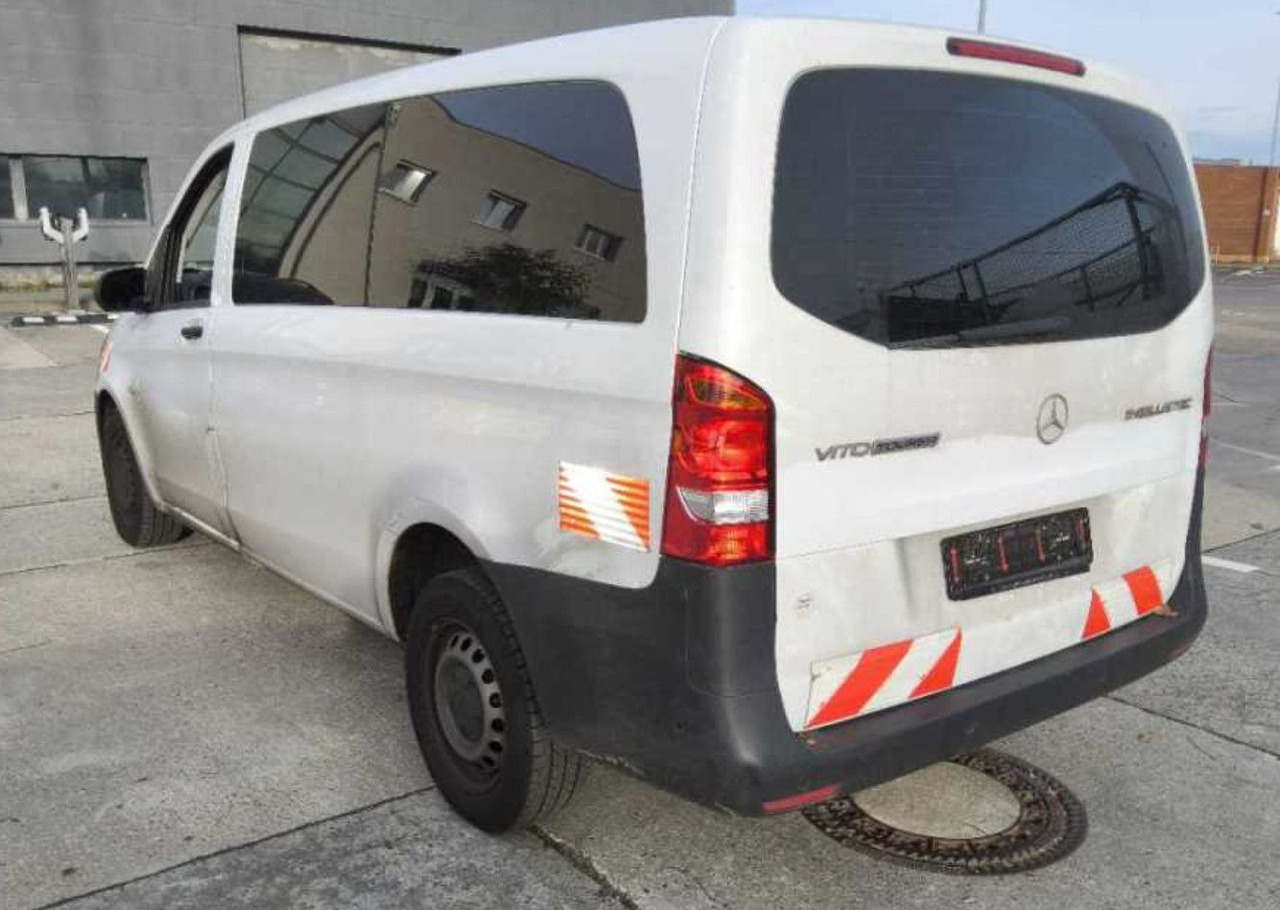 Mercedes-Benz Vito Tourer 114CDI Lang TOURER KLIMA 10 /26 TÜV - Furgoneta de pasajeros: foto 3 Mercedes-Benz Vito Tourer 114CDI Lang TOURER KLIMA 10 /26 TÜV - Furgoneta de pasajeros: foto 3