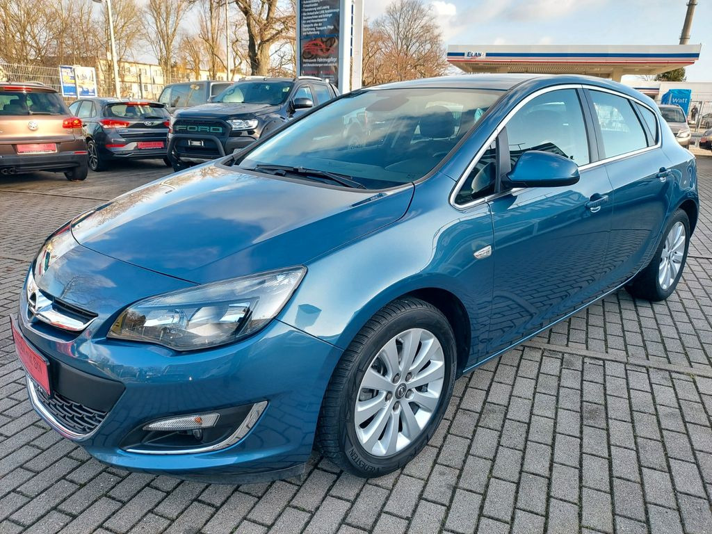 Opel Astra J Lim. 5-trg. Exklusiv Sound Navi Sitzheiz - Coche: foto 3 Opel Astra J Lim. 5-trg. Exklusiv Sound Navi Sitzheiz - Coche: foto 3