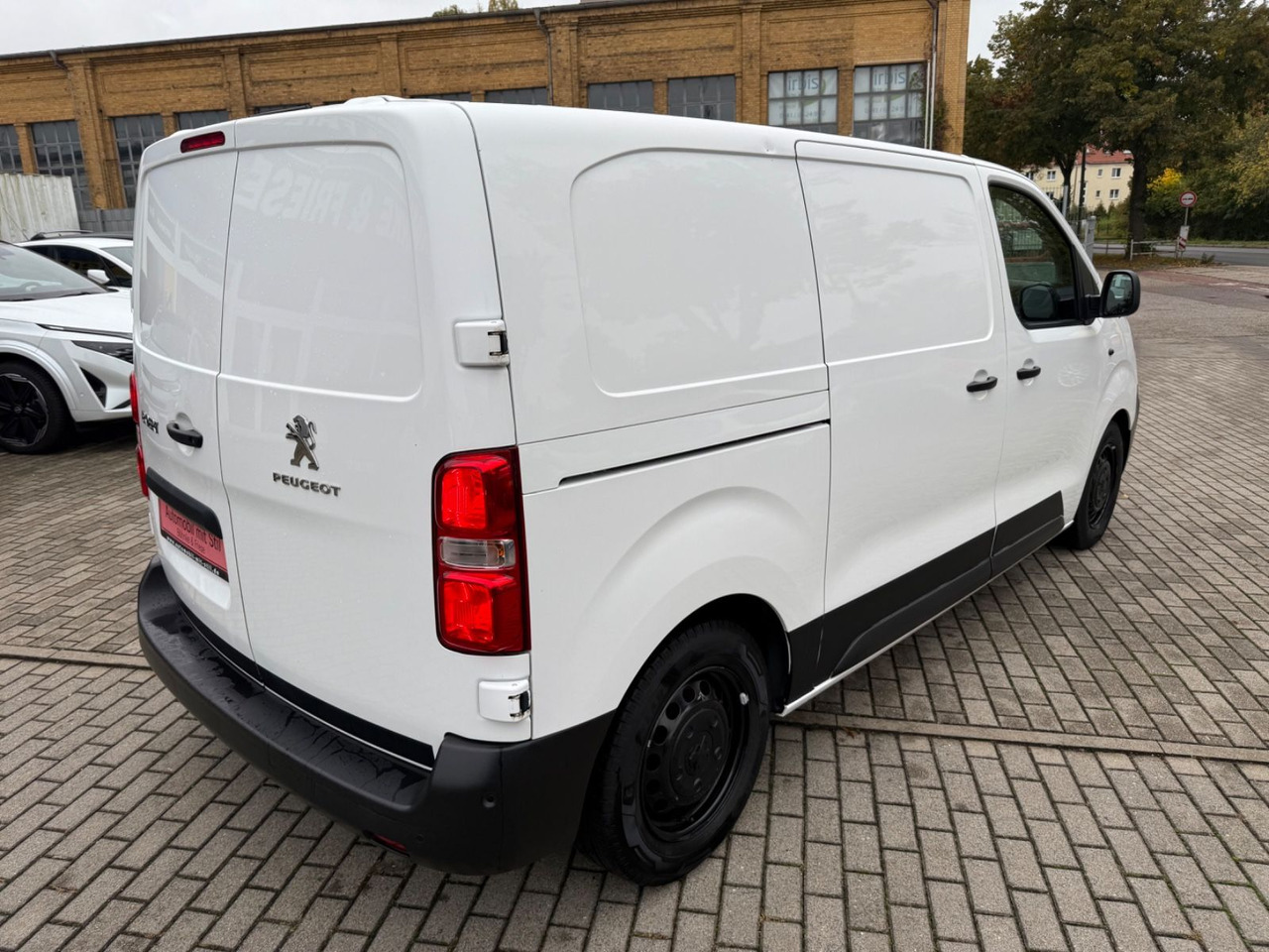 Peugeot Expert Kasten Premium L2 SHZ KLIMA STANDHEIZUNG - Furgoneta de pasajeros: foto 4 Peugeot Expert Kasten Premium L2 SHZ KLIMA STANDHEIZUNG - Furgoneta de pasajeros: foto 4