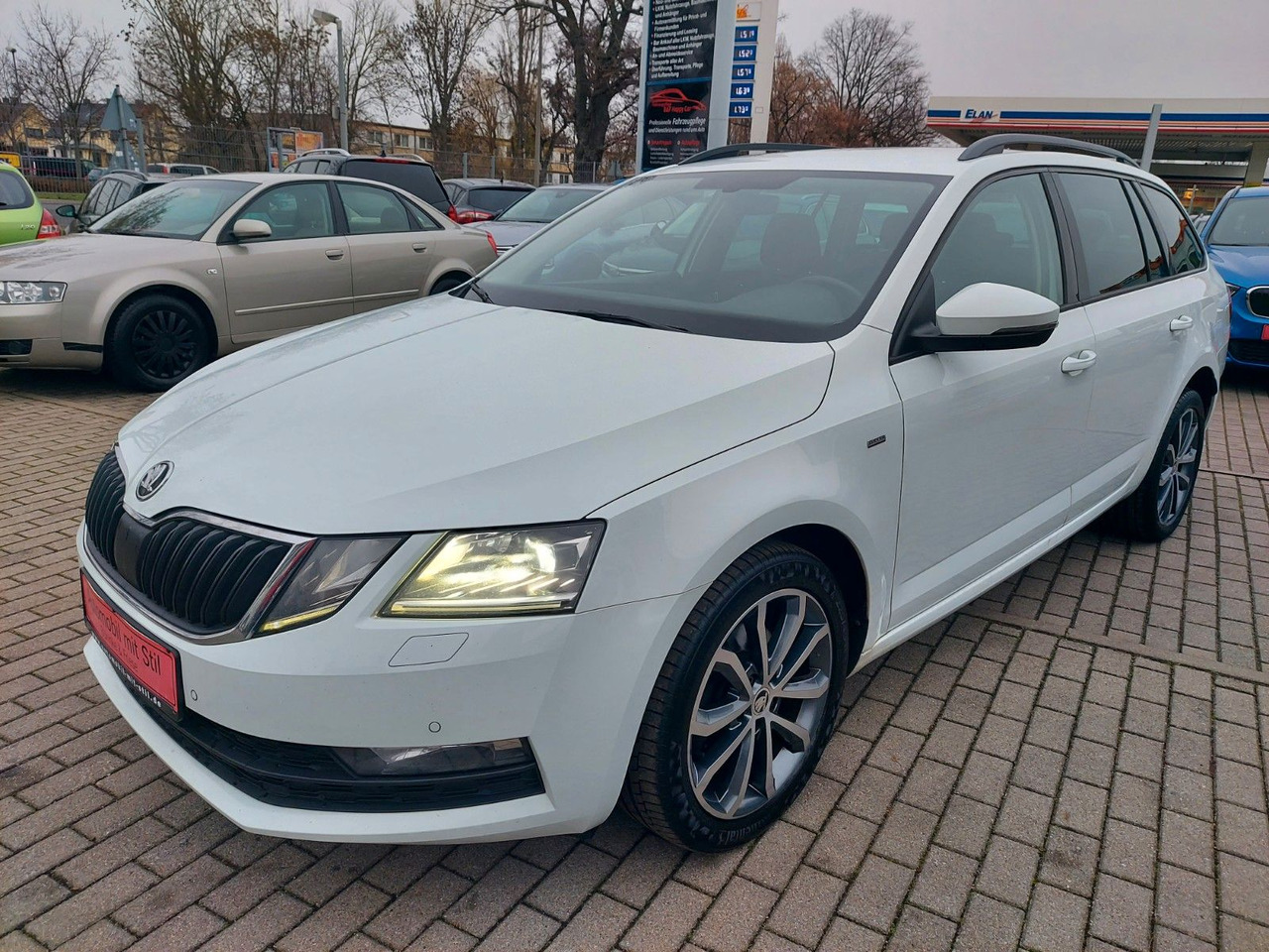 Skoda Octavia Combi Clever 4x4 LED DAB Navi - Coche familiar: foto 4 Skoda Octavia Combi Clever 4x4 LED DAB Navi - Coche familiar: foto 4