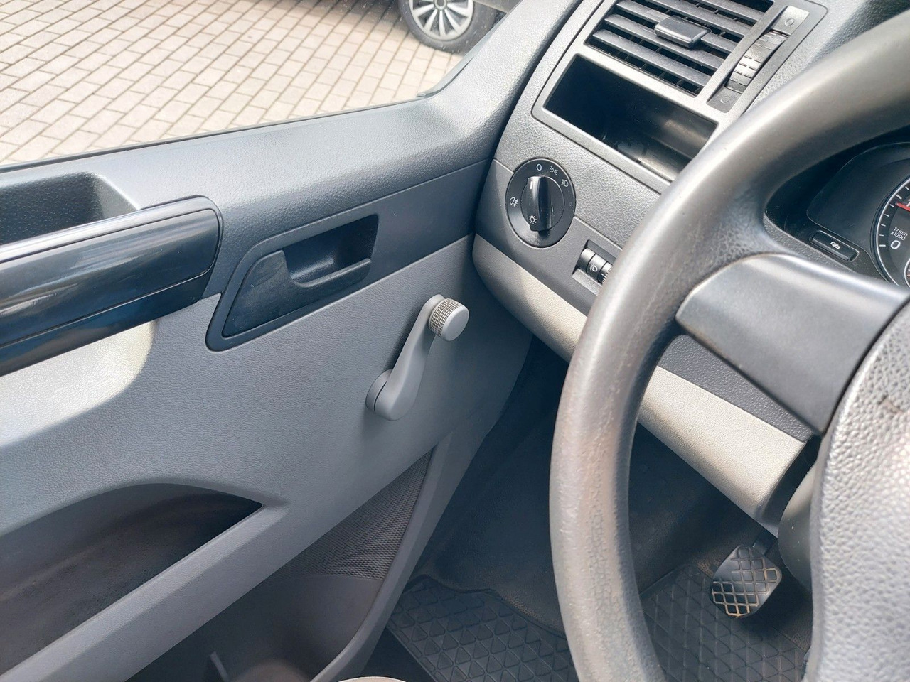 Furgoneta de pasajeros Volkswagen T5 Transporter Kasten Kombi Hoch lang Camper: foto 13 Furgoneta de pasajeros Volkswagen T5 Transporter Kasten Kombi Hoch lang Camper: foto 13