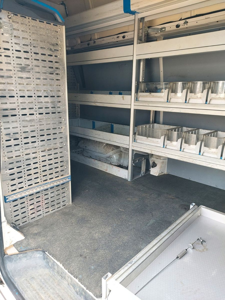 Furgoneta de pasajeros Volkswagen T5 Transporter Kasten Kombi Hoch lang Camper: foto 19 Furgoneta de pasajeros Volkswagen T5 Transporter Kasten Kombi Hoch lang Camper: foto 19