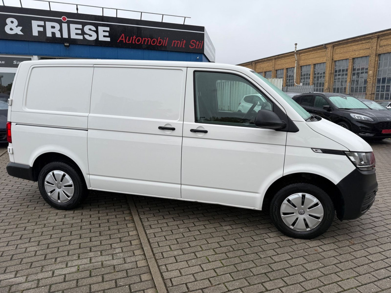Volkswagen T6.1 Transporter Kasten DSG SHZ PDC - Furgoneta de pasajeros: foto 2 Volkswagen T6.1 Transporter Kasten DSG SHZ PDC - Furgoneta de pasajeros: foto 2