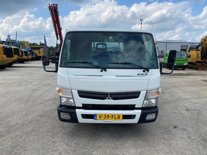 Mitsubishi Fuso Canter 3C18 NVT - Camión caja cerrada: foto 4 Mitsubishi Fuso Canter 3C18 NVT - Camión caja cerrada: foto 4