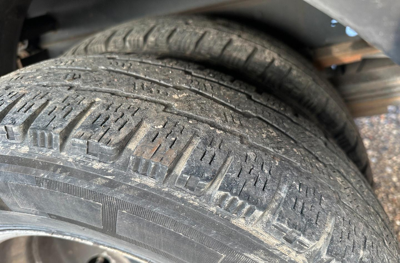 Iveco DAILY 35 C 17 MOTORE 3000 CENTINA E SPONDA - Furgoneta con lona: foto 4 Iveco DAILY 35 C 17 MOTORE 3000 CENTINA E SPONDA - Furgoneta con lona: foto 4