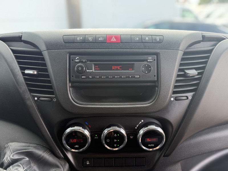 Furgón Iveco Daily 35S14 2.3 L2H2 Cruise Control Climate Control 3.5t Trekhaak Lucht geveerde stoel: foto 16