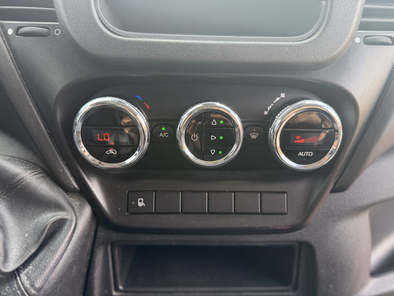 Furgón Iveco Daily 35S14 2.3 L2H2 Cruise Control Climate Control 3.5t Trekhaak Lucht geveerde stoel: foto 17