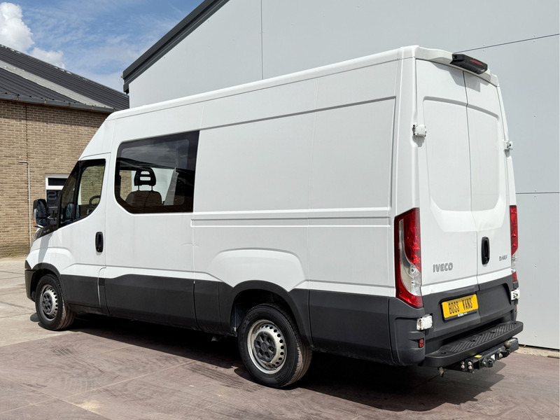 Iveco Daily 35S14 2.3 L2H2 Dubbele Cabine 7 Stoelen Mixto DoKa Airco Cruise Control Trekhaak 3.5t Lucht geveerde stoel - Furgón, Furgoneta combi: foto 2 Iveco Daily 35S14 2.3 L2H2 Dubbele Cabine 7 Stoelen Mixto DoKa Airco Cruise Control Trekhaak 3.5t Lucht geveerde stoel - Furgón, Furgoneta combi: foto 2