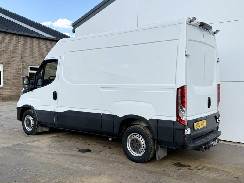 Iveco Daily 35S16 2.3 Automaat L1H2 Airco Cruise Control Standkachel Camera Trekhaak 3.5t - Furgón: foto 2 Iveco Daily 35S16 2.3 Automaat L1H2 Airco Cruise Control Standkachel Camera Trekhaak 3.5t - Furgón: foto 2
