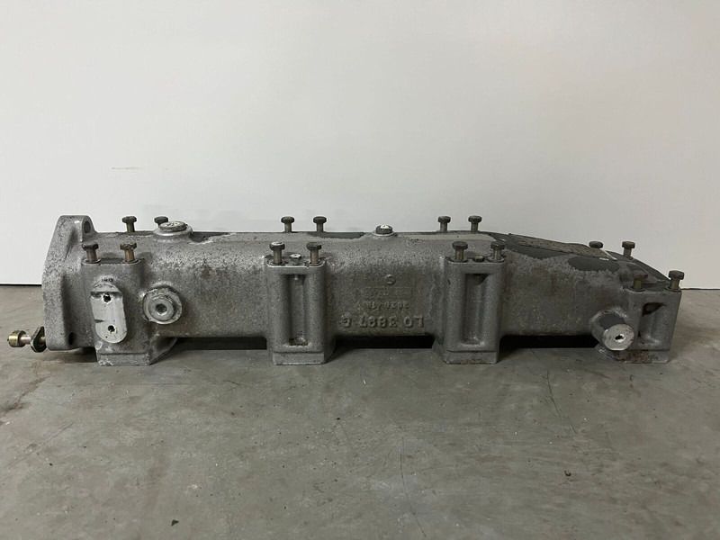 Liebherr A974 / P974 / R942 / R944 / R954 / R964 / R974 / R974B - A 974 / P 974 / R 942 / R 944 / R 954 / R 964 / R 974 / R 974B - Tubo de admisión de aire: foto 3 Liebherr A974 / P974 / R942 / R944 / R954 / R964 / R974 / R974B - A 974 / P 974 / R 942 / R 944 / R 954 / R 964 / R 974 / R 974B - Tubo de admisión de aire: foto 3