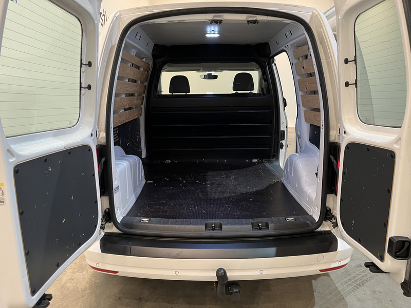 Volkswagen Caddy 2.0 TDI L1H1 BMT Highline / Euro 6 / Airco / Cruise Control / CarPlay / Trekhaak / PDC / Navigatie - Furgoneta pequeña: foto 5 Volkswagen Caddy 2.0 TDI L1H1 BMT Highline / Euro 6 / Airco / Cruise Control / CarPlay / Trekhaak / PDC / Navigatie - Furgoneta pequeña: foto 5