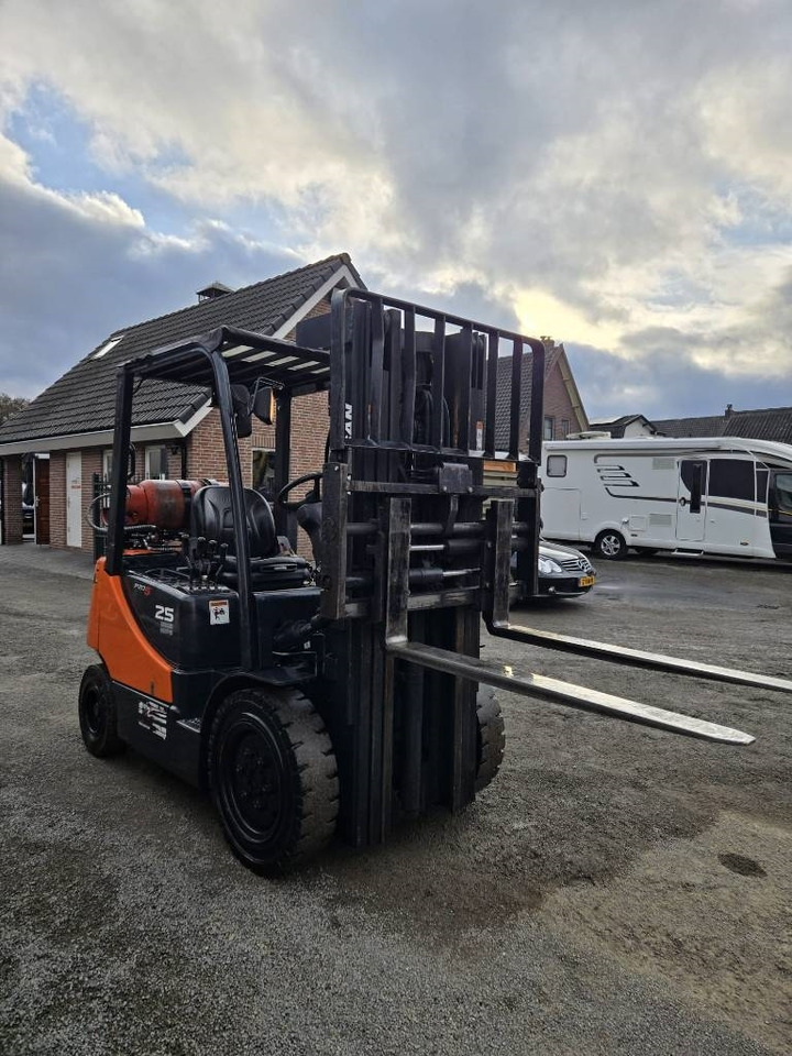 Doosan G 25 E-5 - Carretilla elevadora de gas: foto 5 Doosan G 25 E-5 - Carretilla elevadora de gas: foto 5