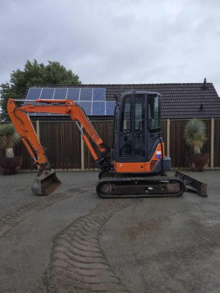 Hitachi ZX 35 U-2 - Miniexcavadora: foto 1 Hitachi ZX 35 U-2 - Miniexcavadora: foto 1