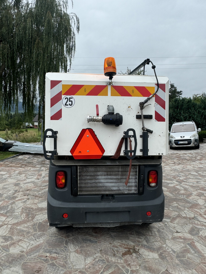 Barredora vial MATHIEU Grand Aquadyne 4000 water truck sprayer HP washer: foto 8