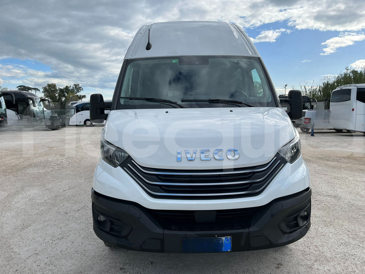 Iveco Daily - Minibús, Furgoneta de pasajeros: foto 1 Iveco Daily - Minibús, Furgoneta de pasajeros: foto 1