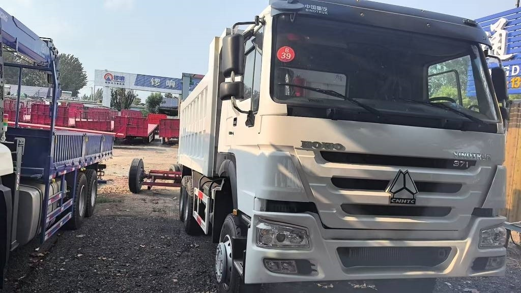 Sinotruk 371 - Camión volquete: foto 3 Sinotruk 371 - Camión volquete: foto 3