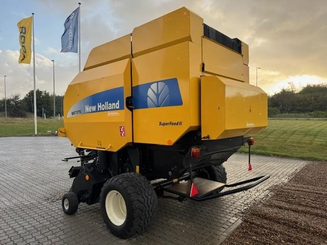 New Holland BR7070 - Rotoempacadora: foto 5 New Holland BR7070 - Rotoempacadora: foto 5