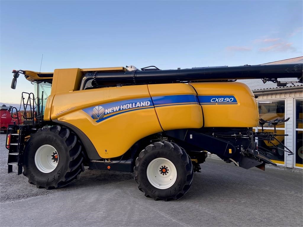 New Holland CX8.90 STAGE5 SLH - Cosechadora de granos: foto 4 New Holland CX8.90 STAGE5 SLH - Cosechadora de granos: foto 4