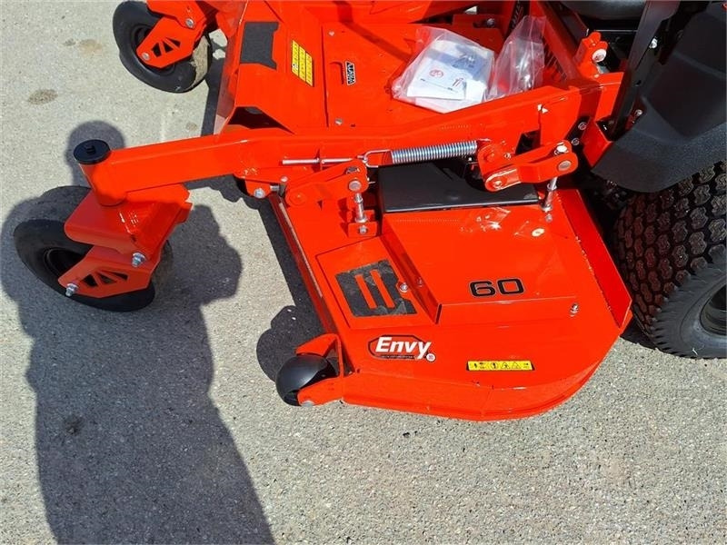 Ariens Zenith 60" (152 cm Klippe bredde) - Tractor municipal: foto 5 Ariens Zenith 60" (152 cm Klippe bredde) - Tractor municipal: foto 5