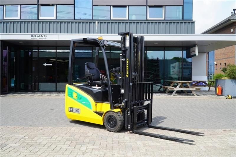 Eurotrac El truck - Carretilla elevadora diésel: foto 1 Eurotrac El truck - Carretilla elevadora diésel: foto 1