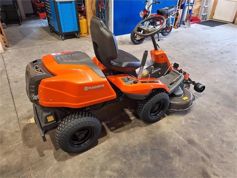 Husqvarna Rider R214 TC 103 cm klipper - Tractor municipal: foto 2 Husqvarna Rider R214 TC 103 cm klipper - Tractor municipal: foto 2