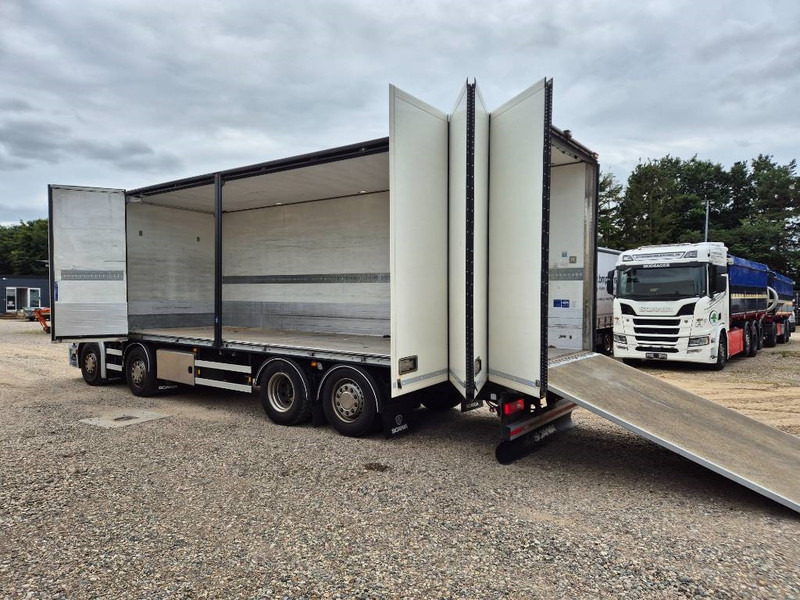 Scania R 500 8x2 //Rampe// Underboring - Camión caja cerrada: foto 2 Scania R 500 8x2 //Rampe// Underboring - Camión caja cerrada: foto 2