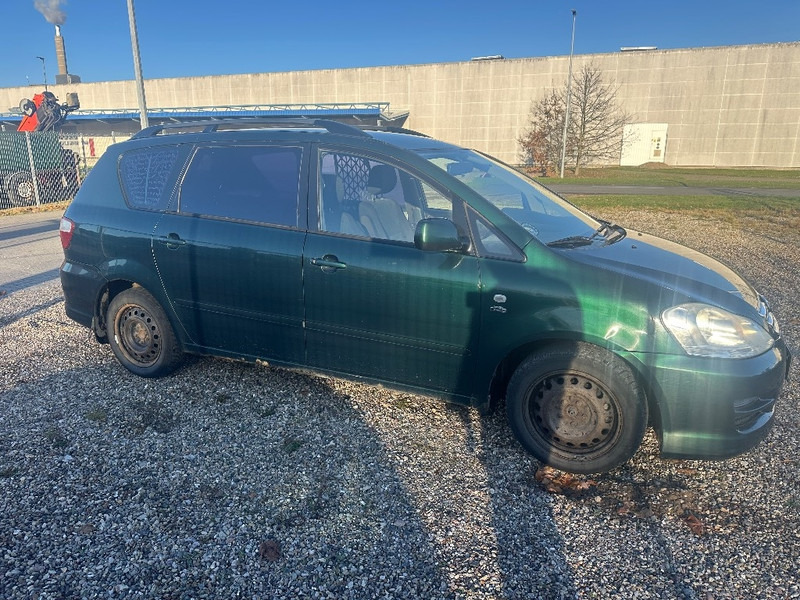 Toyota Avensis Verso 2.0D Sportsvan - Furgoneta caja cerrada: foto 3 Toyota Avensis Verso 2.0D Sportsvan - Furgoneta caja cerrada: foto 3