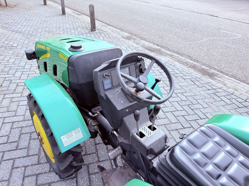 Tractor Ferrari VIPAR F30L AR: foto 7 Tractor Ferrari VIPAR F30L AR: foto 7