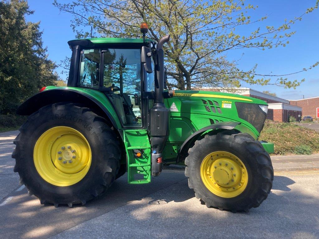 John Deere 6155M - Tractor: foto 1 John Deere 6155M - Tractor: foto 1