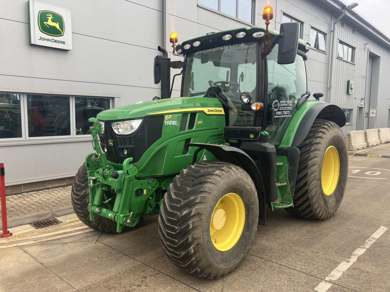 John Deere 6R 130 - Tractor: foto 1 John Deere 6R 130 - Tractor: foto 1