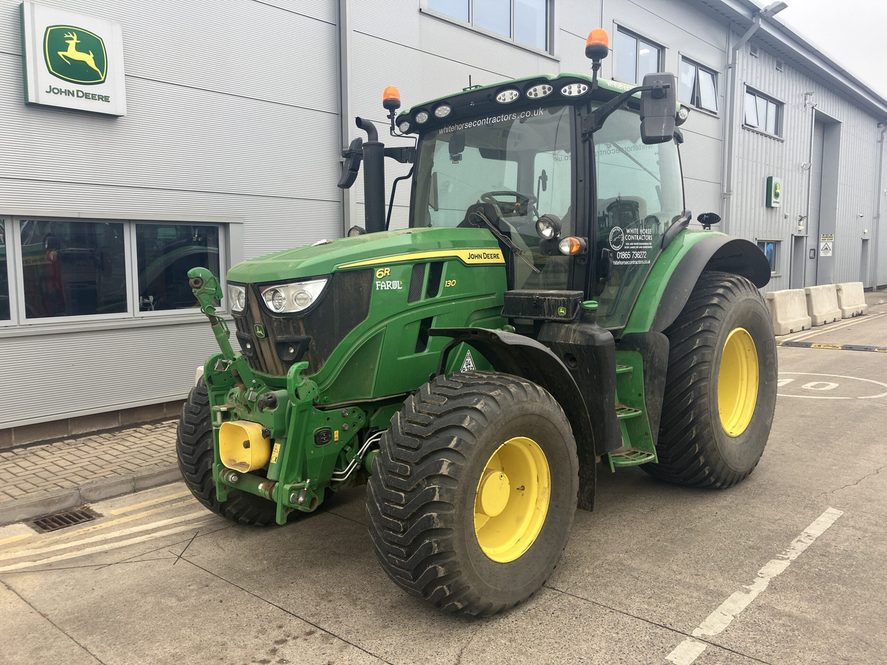 John Deere 6R 130 - Tractor: foto 1 John Deere 6R 130 - Tractor: foto 1
