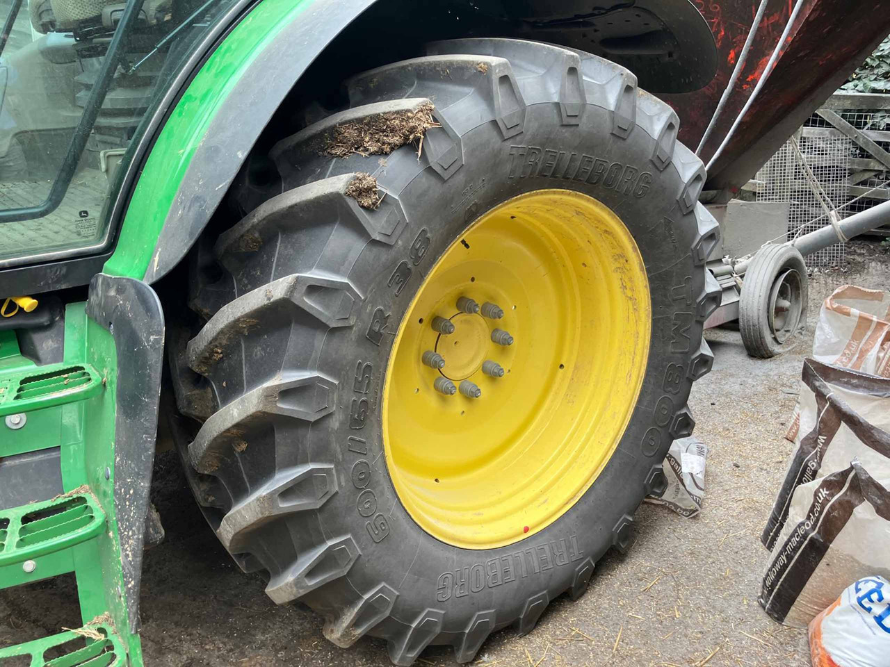 John Deere 6R 150 + 643R Loader - Tractor: foto 2 John Deere 6R 150 + 643R Loader - Tractor: foto 2