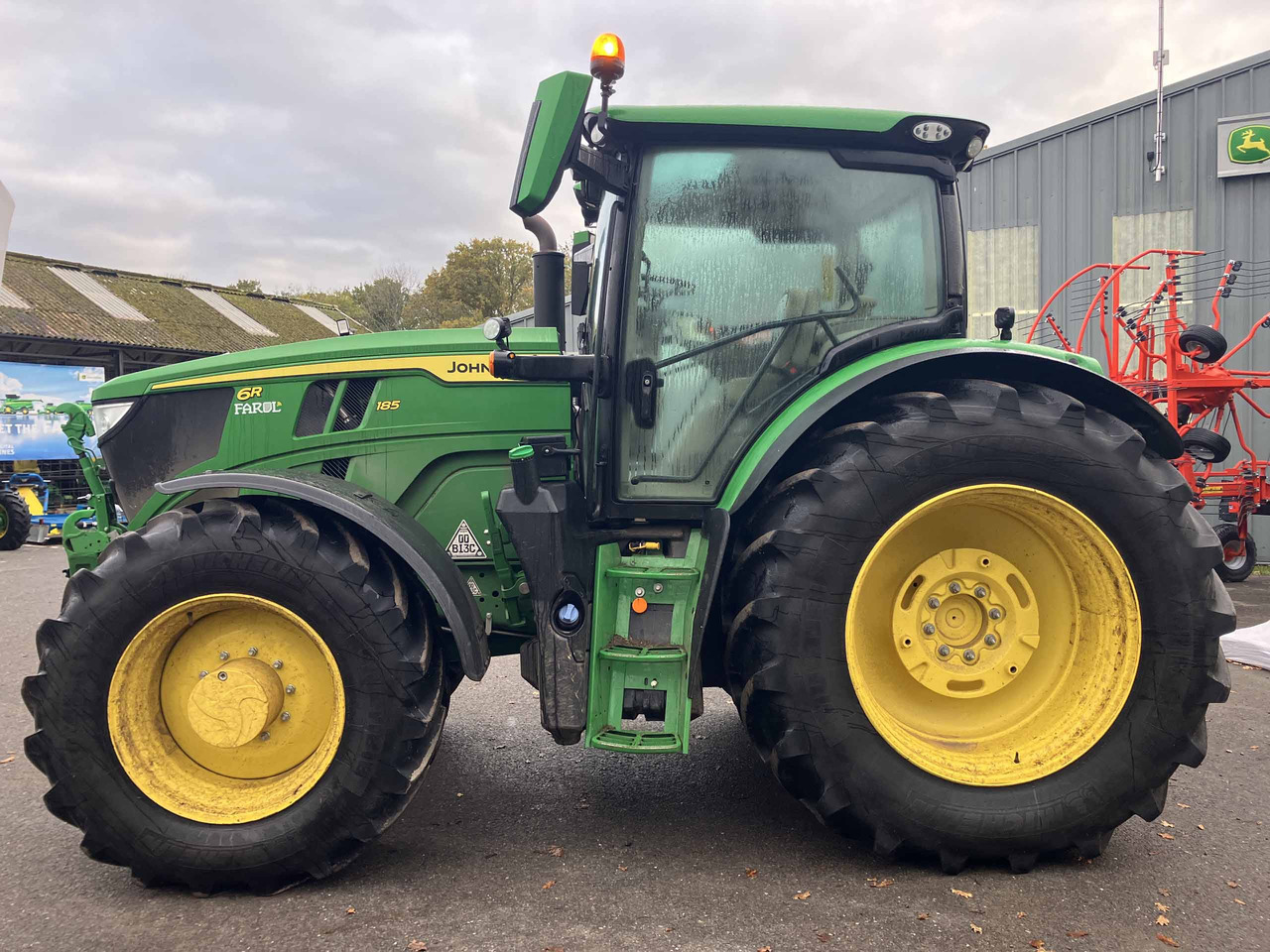 John Deere 6R 185 - Tractor: foto 2 John Deere 6R 185 - Tractor: foto 2