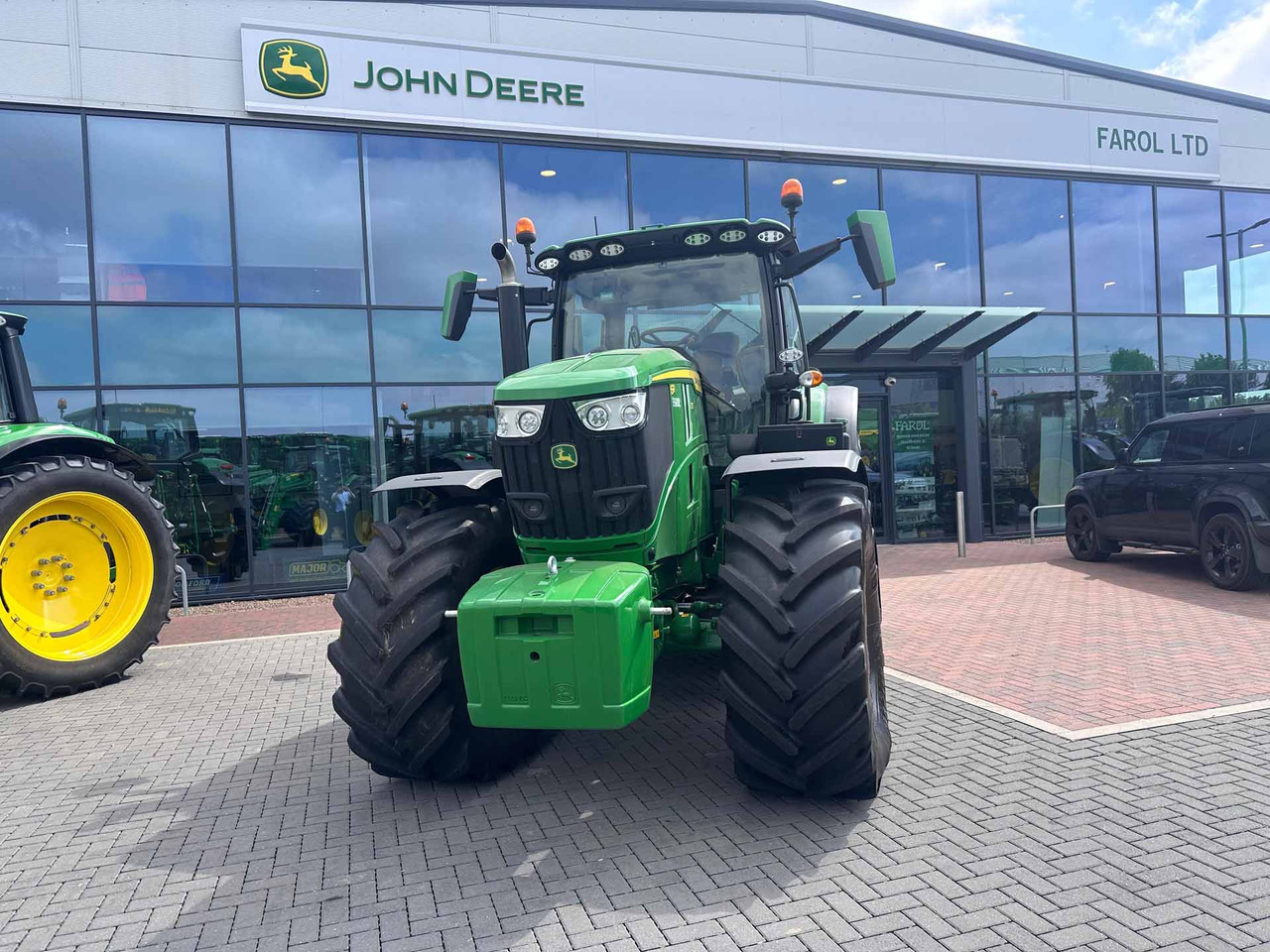 John Deere 6R 215 - Tractor: foto 2 John Deere 6R 215 - Tractor: foto 2