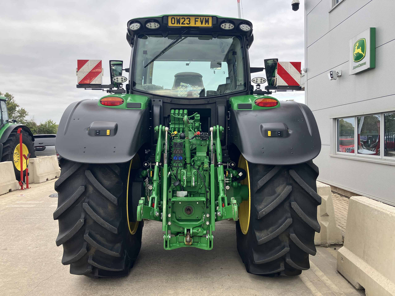 John Deere 6R 215 - Tractor: foto 4 John Deere 6R 215 - Tractor: foto 4