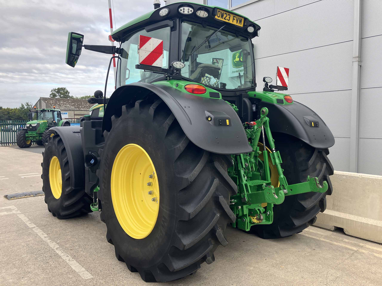 John Deere 6R 215 - Tractor: foto 3 John Deere 6R 215 - Tractor: foto 3