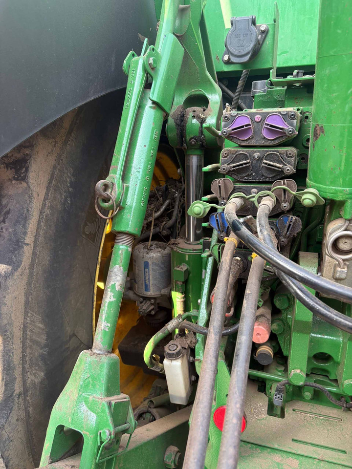 John Deere 8R 370 - Tractor: foto 5 John Deere 8R 370 - Tractor: foto 5
